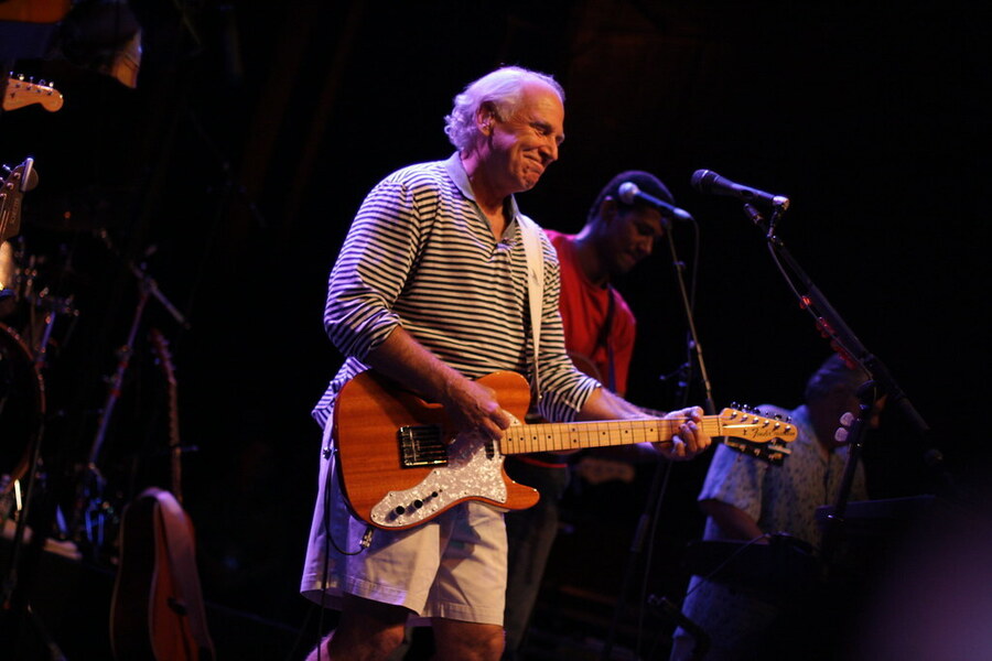 Jimmy+Buffet+performs+during+his+Life+on+the+Flip+Side+tour.