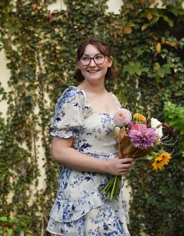 Laney Havens's (12) Senior Photo. 