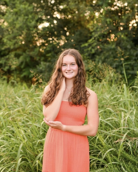 Senior, Maddi Carter