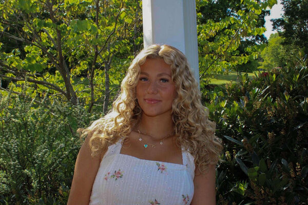 Senior, Sophia Arnold