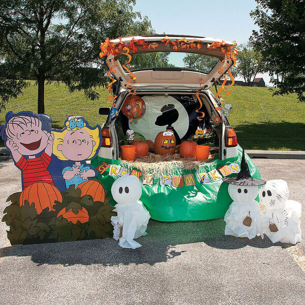 Trunk or Treat capturing the fall spirit